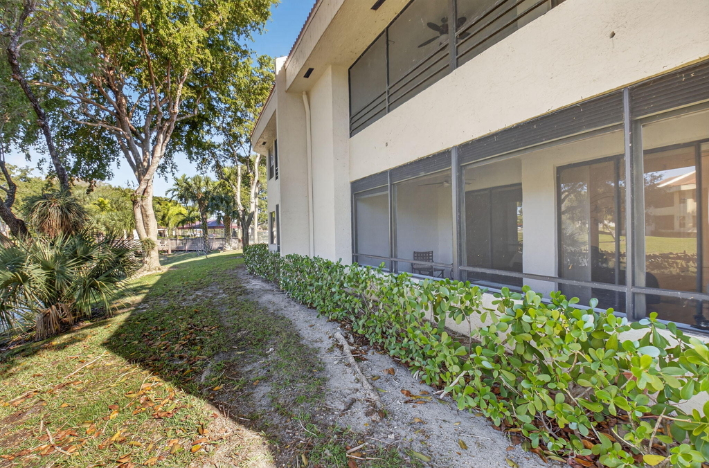 7484 La Paz Boulevard - Photo 32