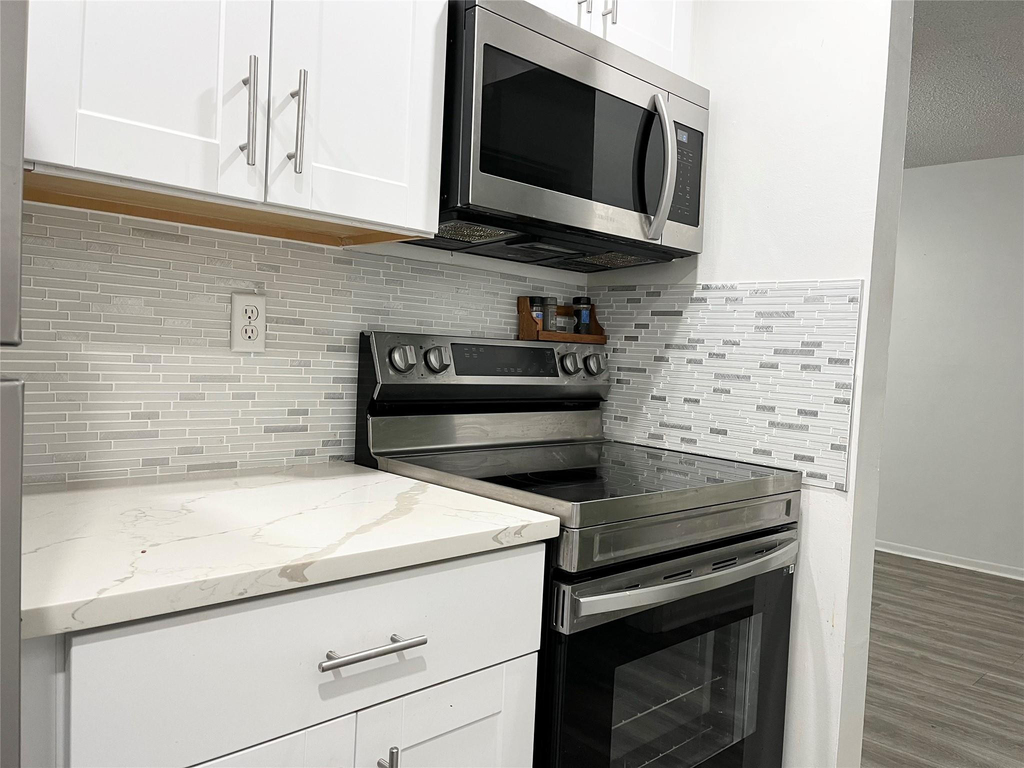 4135 Nw 88th Avenue - Photo 2