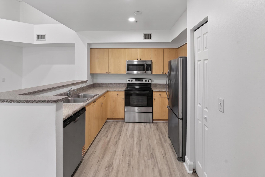 8020 N Nob Hill Road - Photo 7