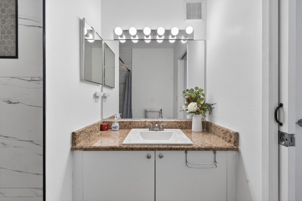 8020 N Nob Hill Road - Photo 5