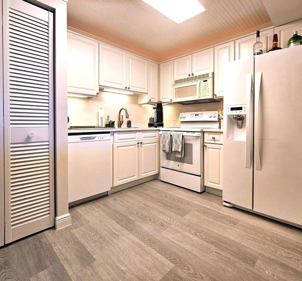 1357 Ne Ocean Boulevard - Photo 9