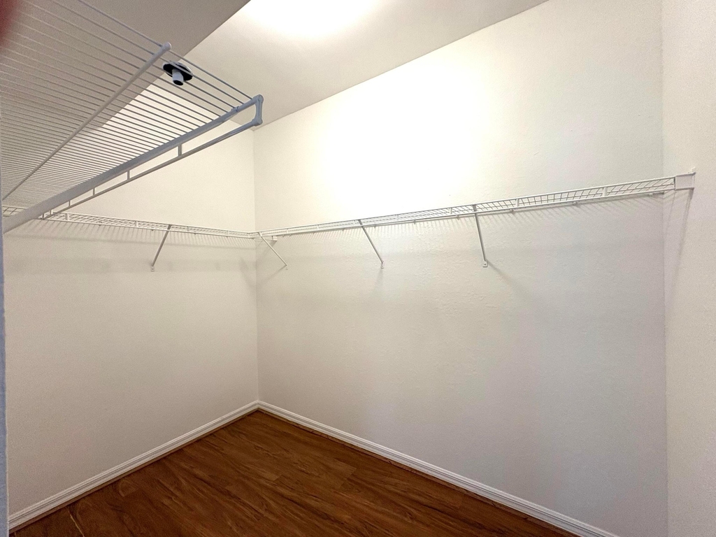 340 Crestwood Circle - Photo 8
