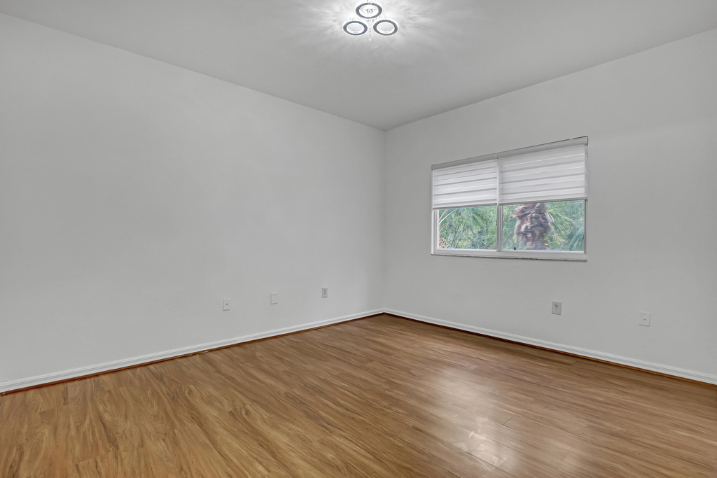 340 Crestwood Circle - Photo 18