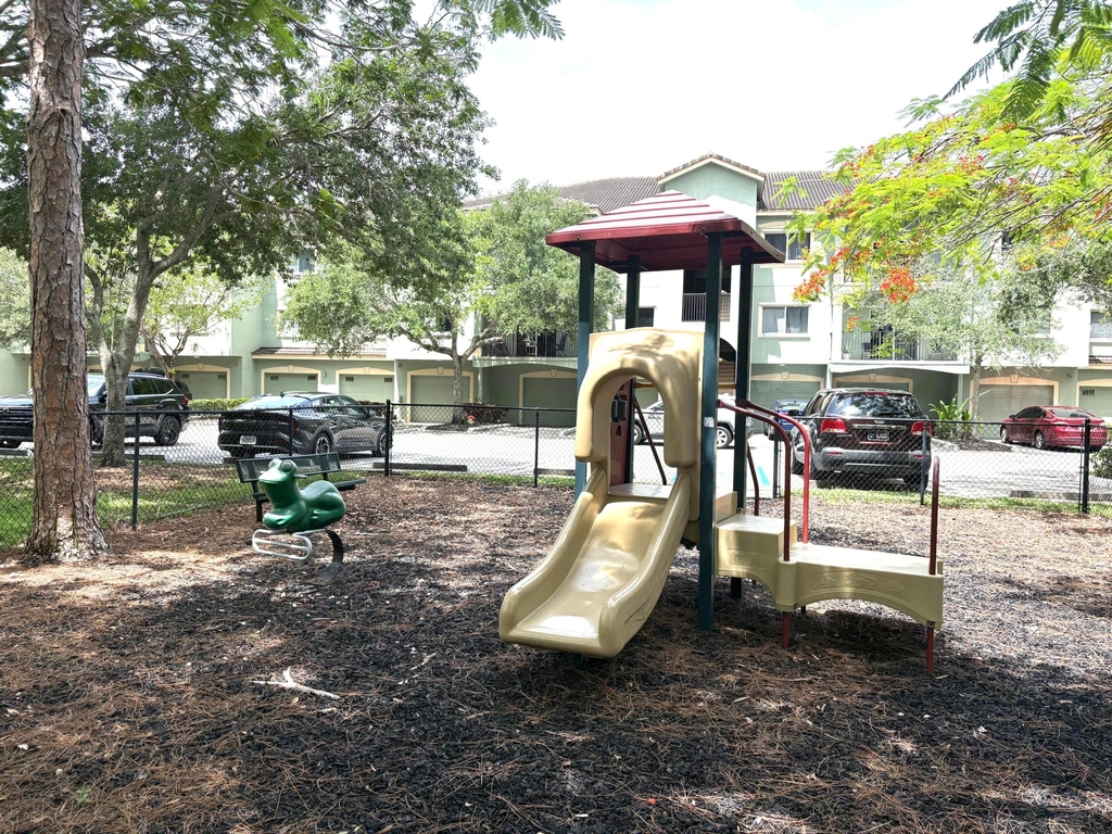 340 Crestwood Circle - Photo 13