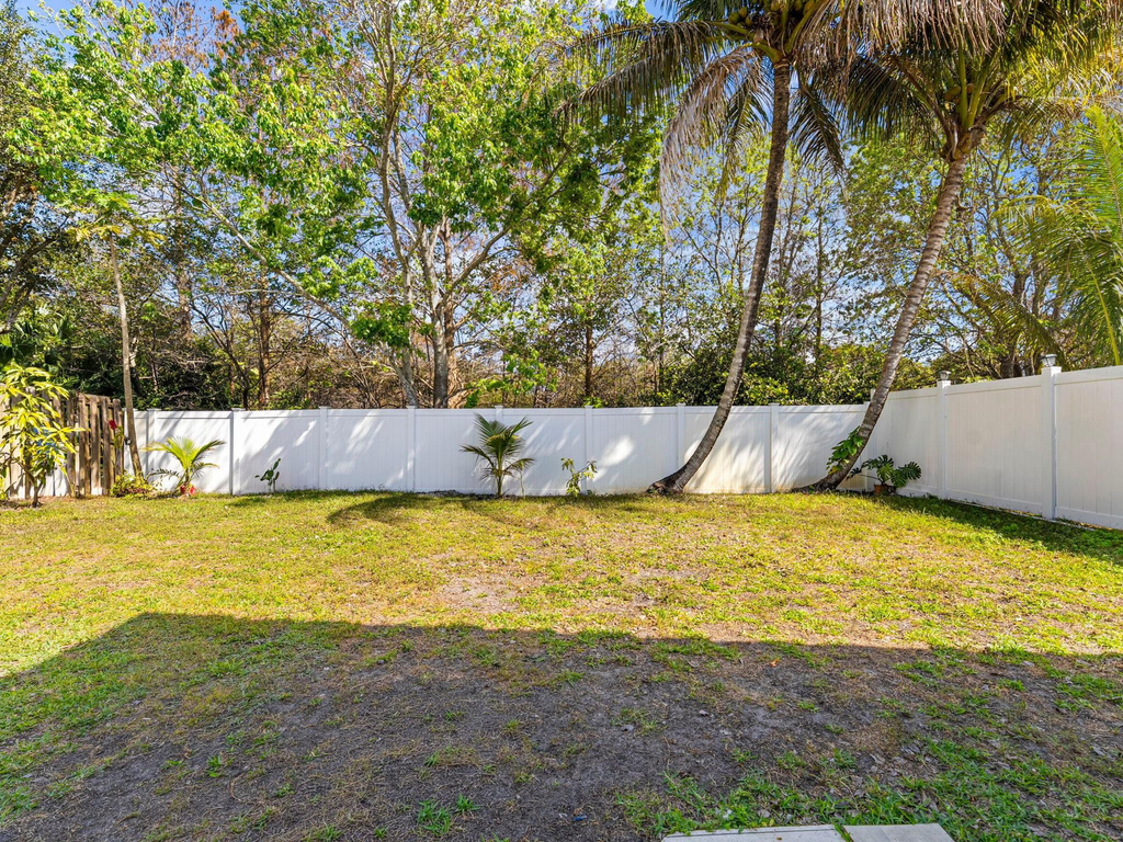 181 Sw 203rd Avenue - Photo 15