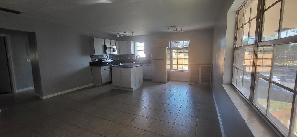 5240 Ne 14th Way - Photo 3