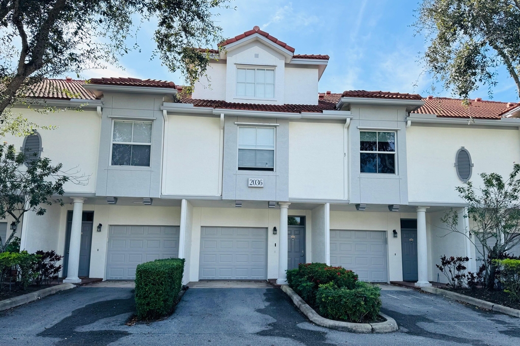 2036 Alta Meadows Lane - Photo 4