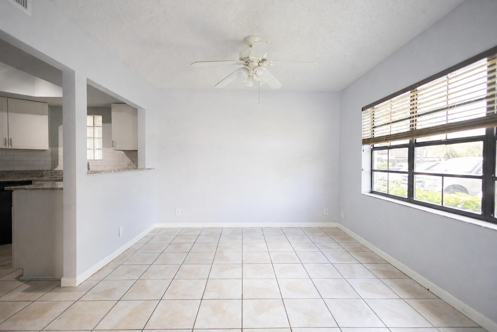 110 Weybridge Circle - Photo 4