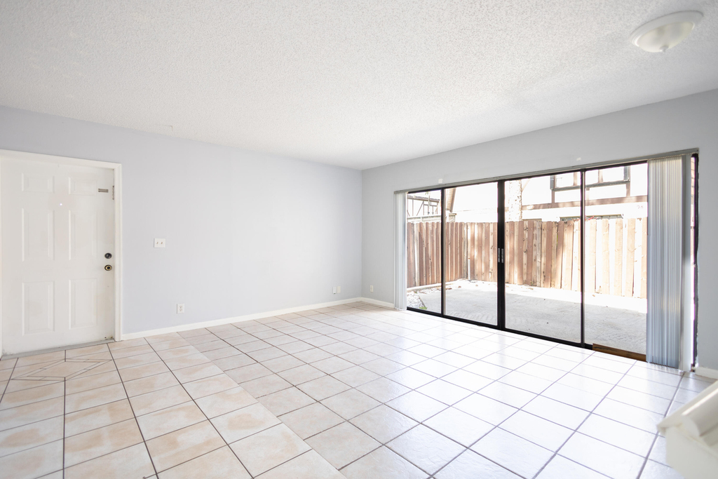 110 Weybridge Circle - Photo 2