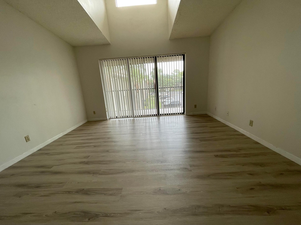 207 Foxtail Drive - Photo 1