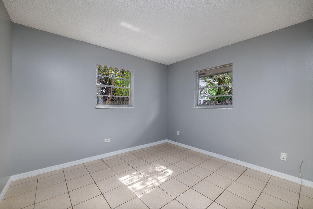 917 Se Nassau Avenue - Photo 3
