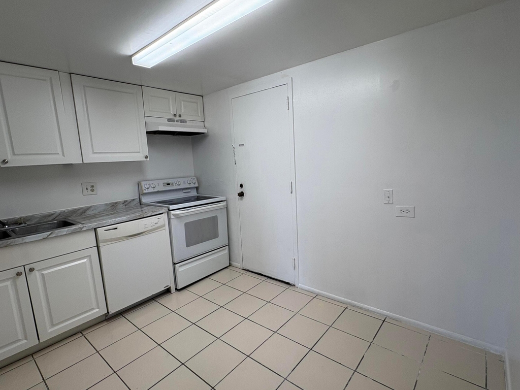 3720 Inverrary Drive - Photo 8