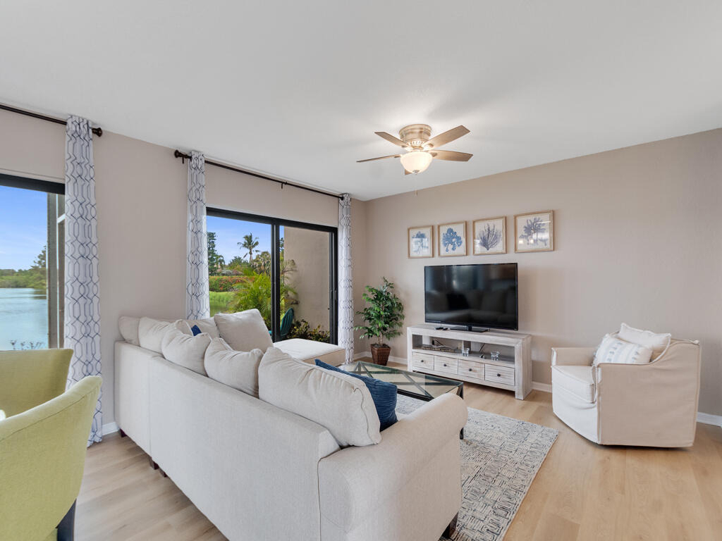 3206 S Lakeview Circle - Photo 8