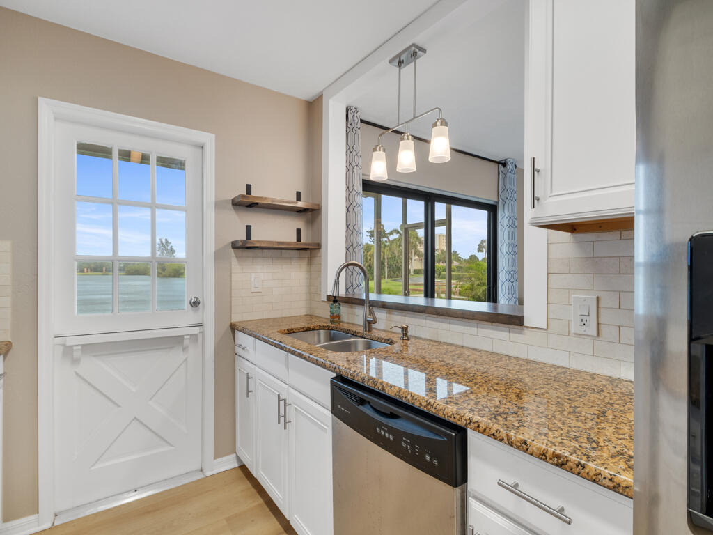 3206 S Lakeview Circle - Photo 13