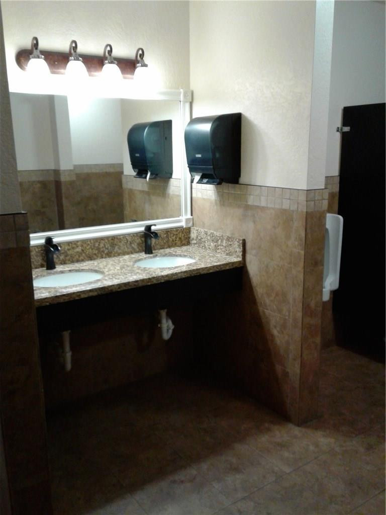 1030 Country Club Drive - Photo 20