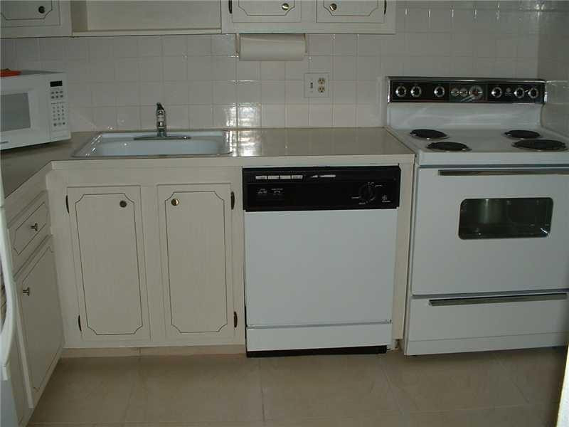 1030 Country Club Drive - Photo 4