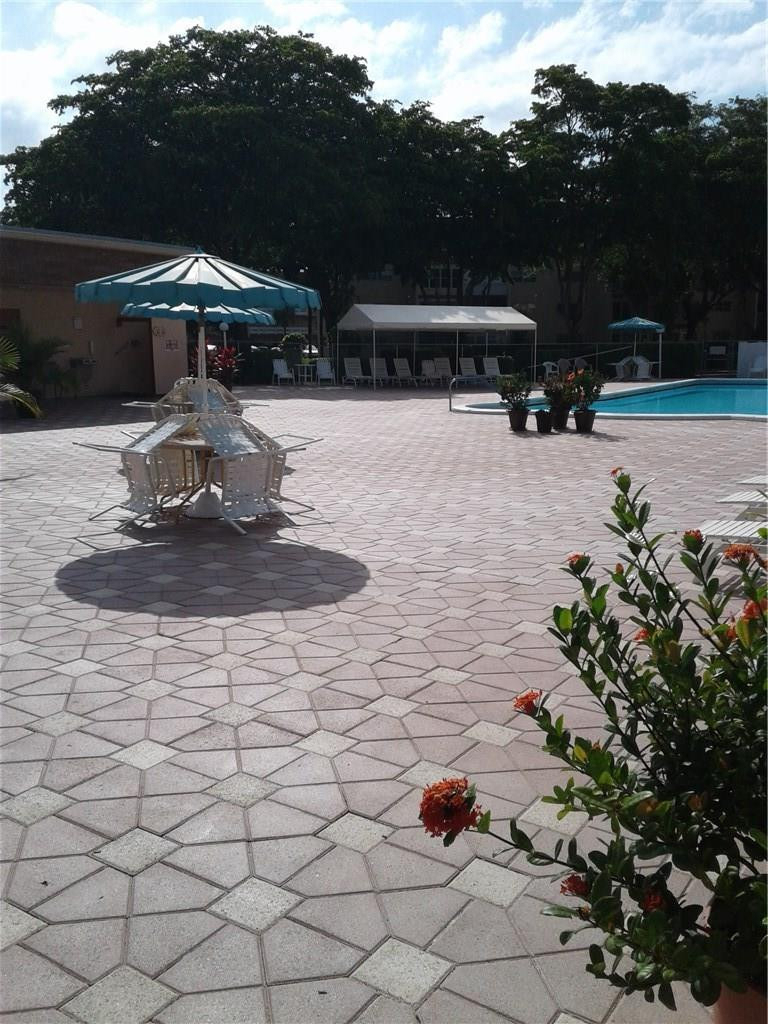1030 Country Club Drive - Photo 17