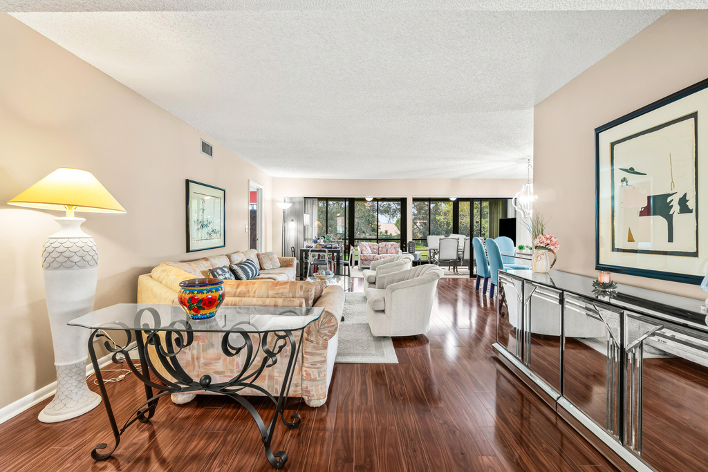 5687 Fairway Park Drive - Photo 4