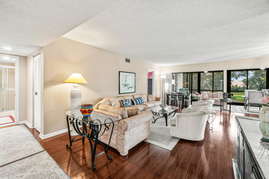 5687 Fairway Park Drive - Photo 5