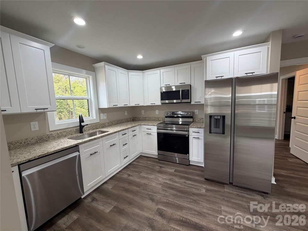620 W Bell Street - Photo 10