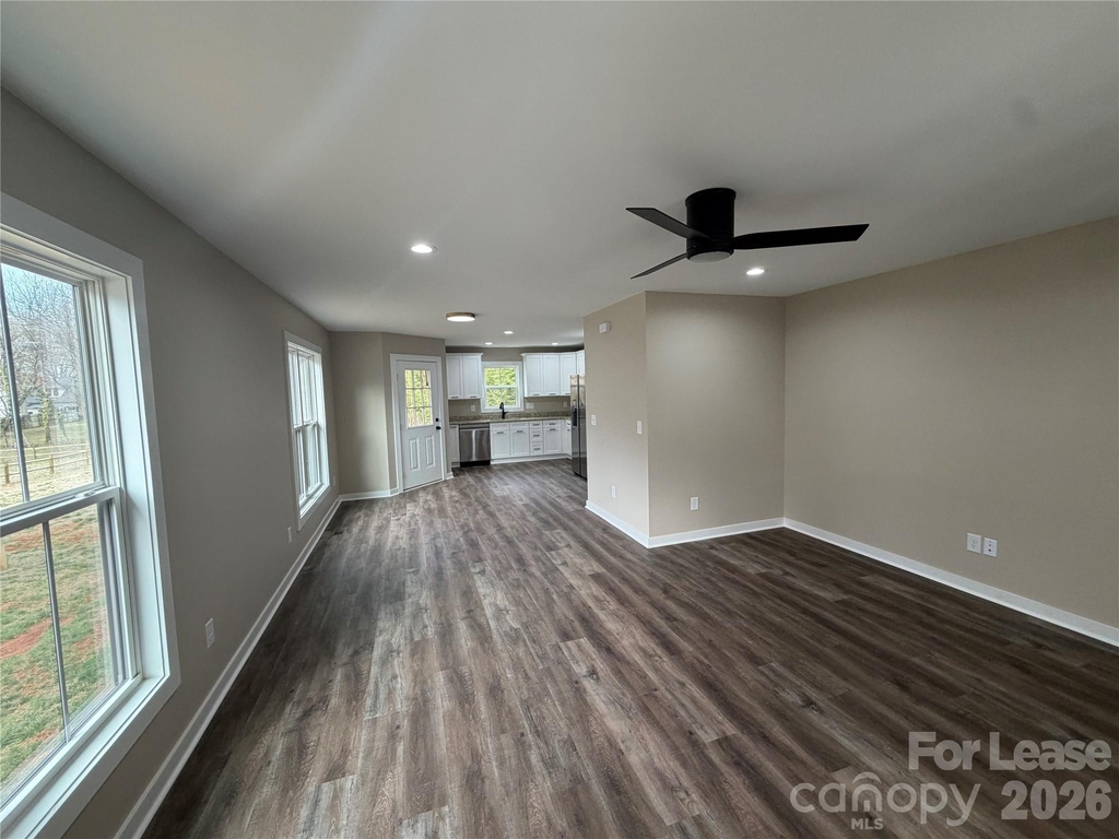 620 W Bell Street - Photo 6