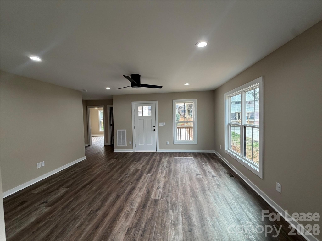 620 W Bell Street - Photo 9
