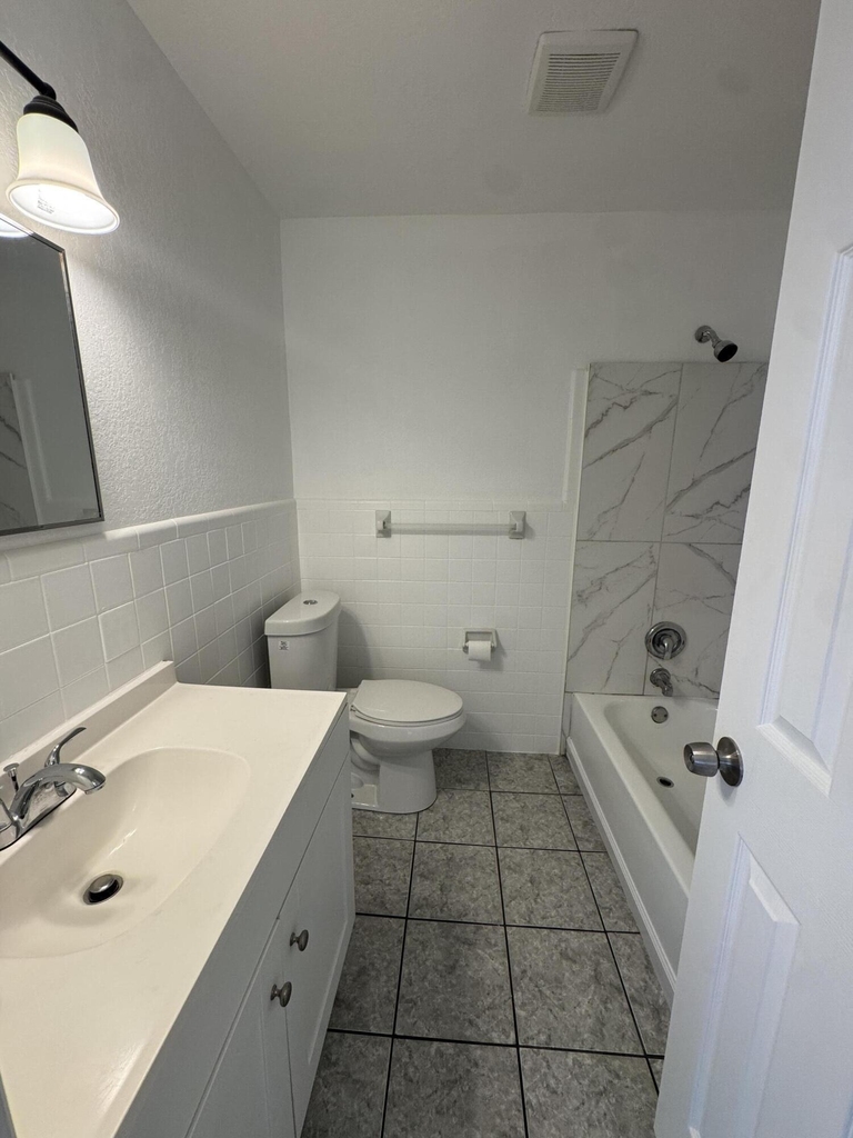 1795 Nw 55th Avenue - Photo 4