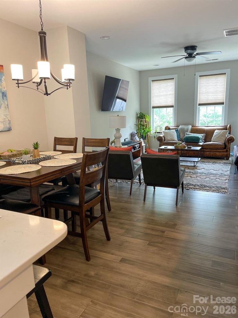 9428 Kings Parade Boulevard - Photo 4