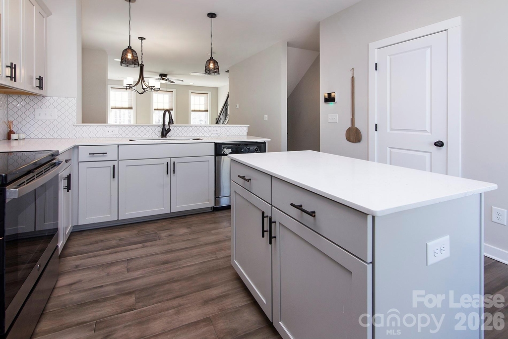 9428 Kings Parade Boulevard - Photo 15