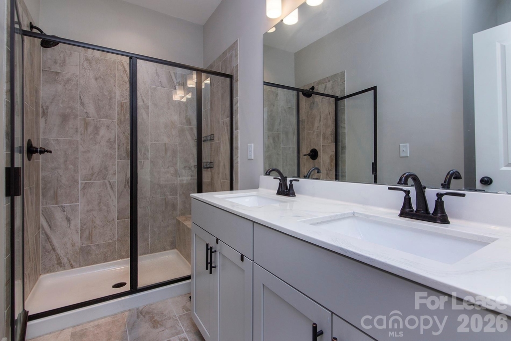 9428 Kings Parade Boulevard - Photo 9
