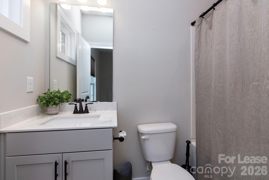 9428 Kings Parade Boulevard - Photo 13