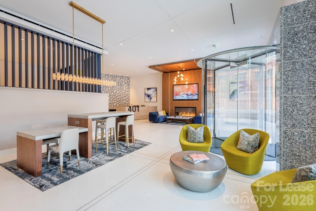 401 S Graham Street - Photo 1