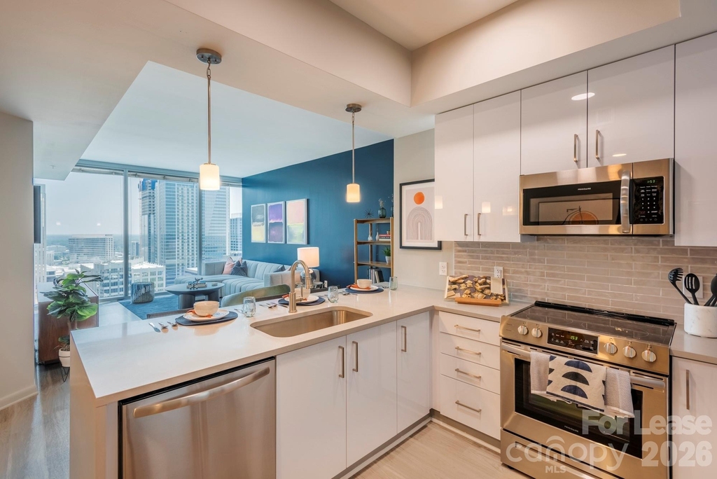401 S Graham Street - Photo 11