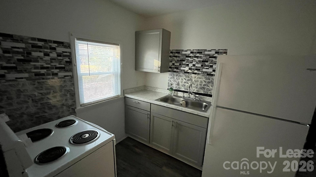 635 Smith Street - Photo 8