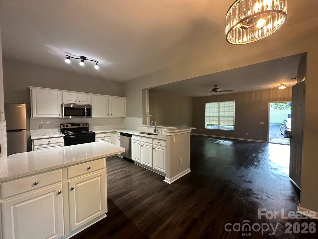 6613 Rothchild Drive - Photo 4
