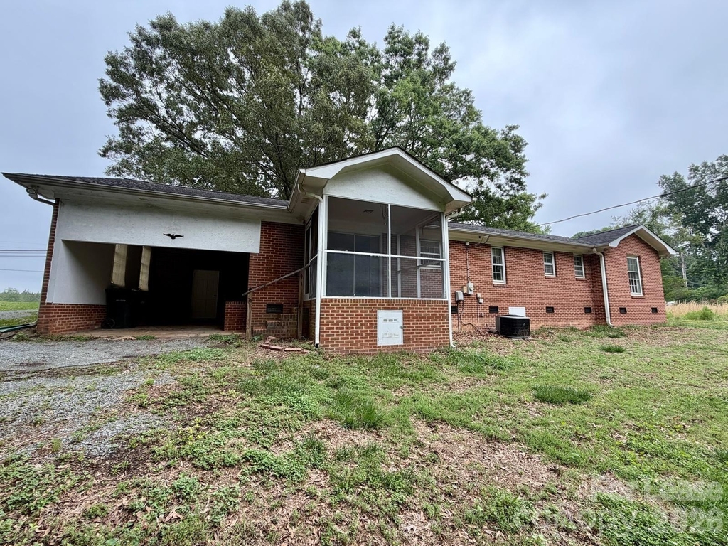 3720 S Providence Road - Photo 3