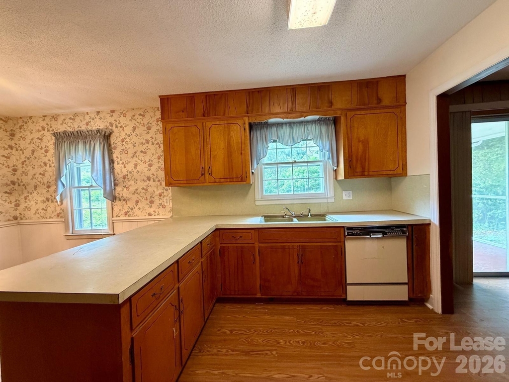 3720 S Providence Road - Photo 6