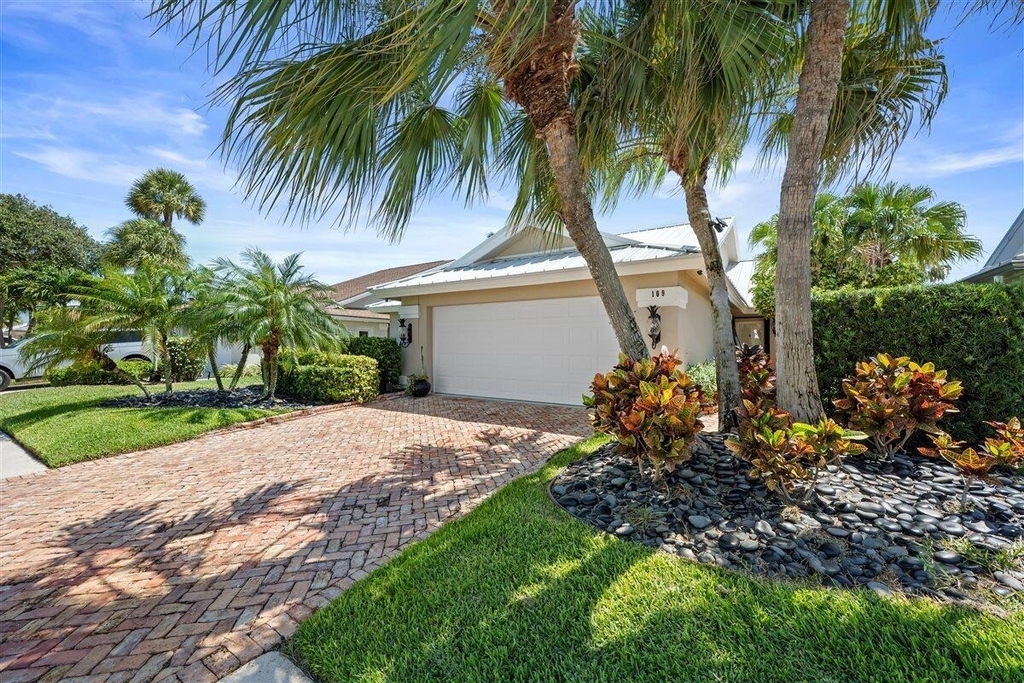 109 Seashore Drive - Photo 0