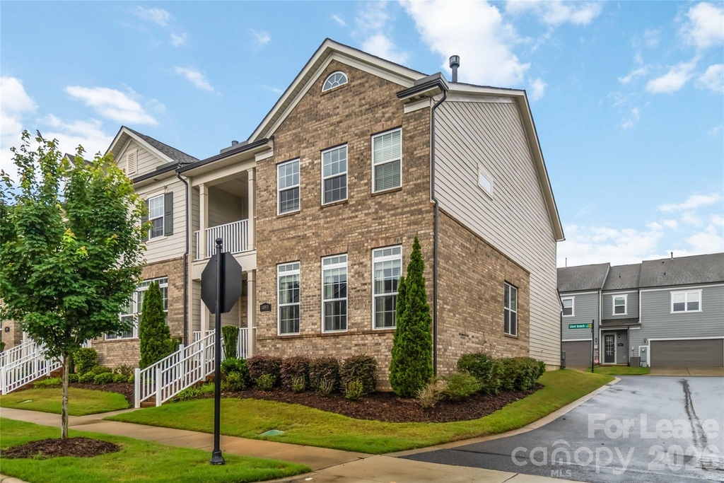 13013 Butters Way - Photo 1