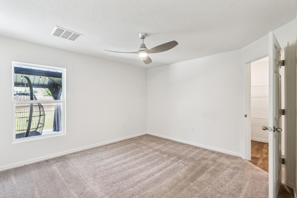 766 Se Academy Lane - Photo 18