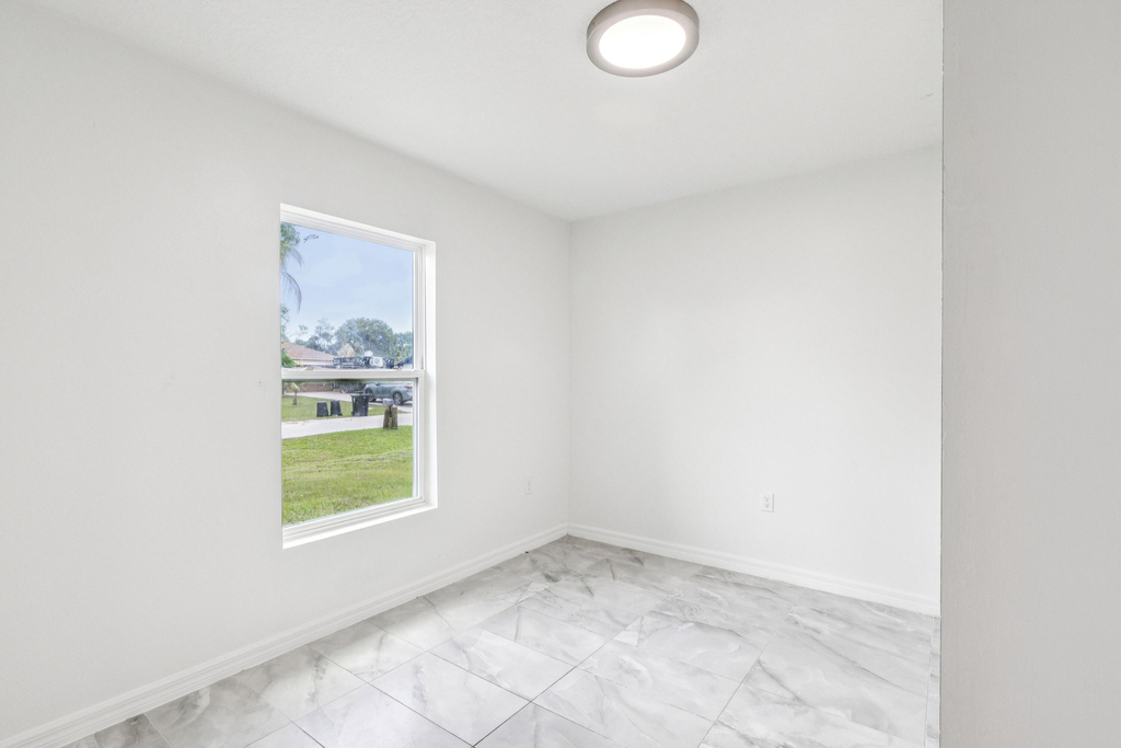 766 Se Academy Lane - Photo 26
