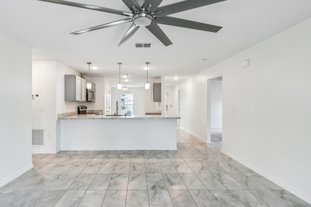 766 Se Academy Lane - Photo 14