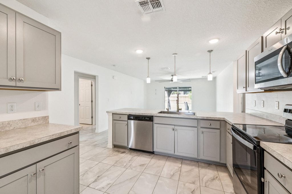 766 Se Academy Lane - Photo 17