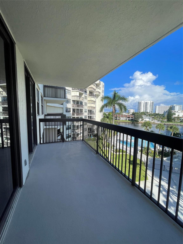 2900 Ne 14th Street Causeway - Photo 23
