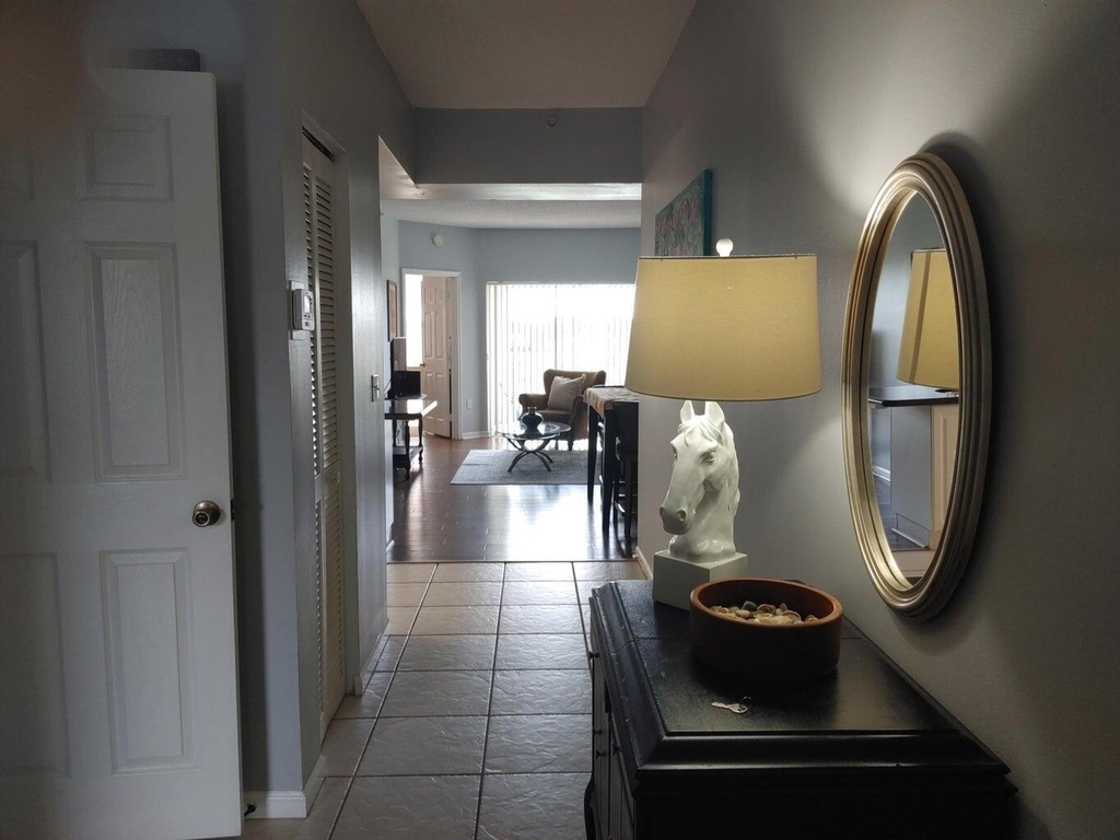 2100 Greenview Shores Boulevard - Photo 2