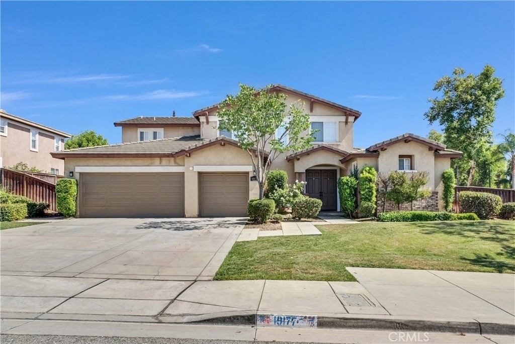 19177 Mission Grove S - Photo 0
