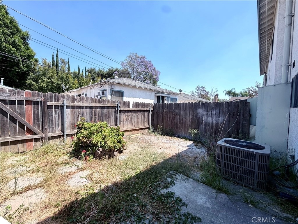 122 S Mayflower Avenue - Photo 11