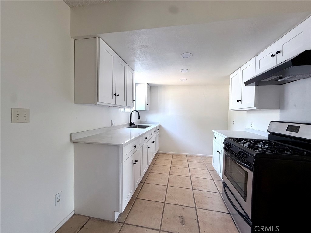 122 S Mayflower Avenue - Photo 2