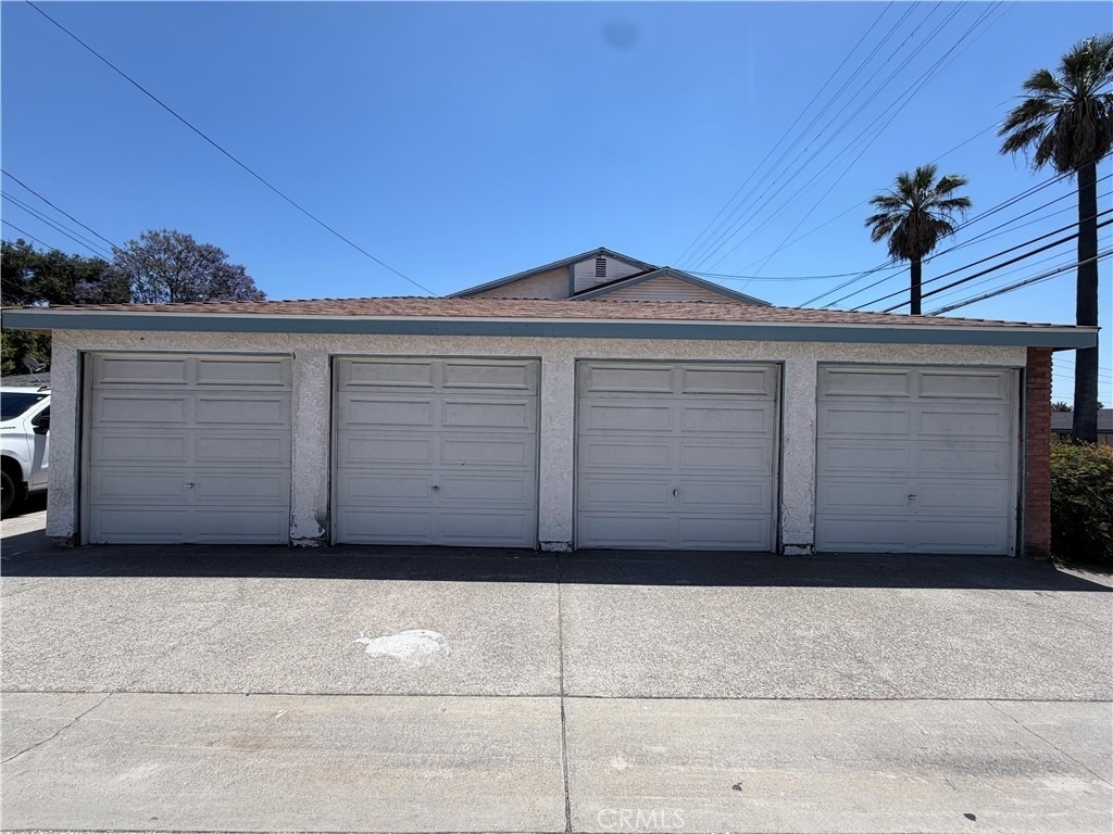 122 S Mayflower Avenue - Photo 12