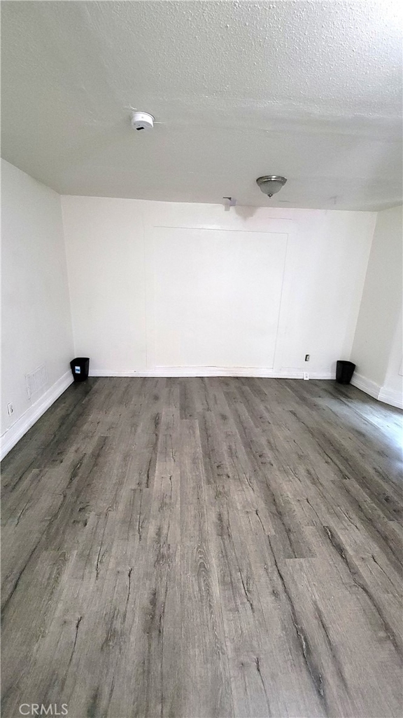 409 W 17th - Photo 1